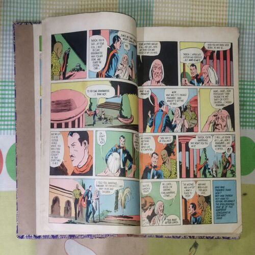 (INDRAJAL COMICS) (10 IN 1 SINGLE BINDING), 1.> THE GREEN-EYED MONSTER(PART-2), 2.>THE GREEN-EYED MONSTER(PART-3), 3.>THE WITCHES COVE, 4.> JALADASYUON KE JAAL MEIN (LANGUAGE-HINDI), 5.> VAHASHI SHAHJADA(LANGUAGE-HINDI), 6.> GHAGHAKATE SITAARE(LANGUAGE-HINDI), 7.> THE TREASURE TRAIL, 8.> BRUSH WITH DEATH, 9.> THE GAME OF TREACHERY, 10.> BEYOND THE BOILING RIVER